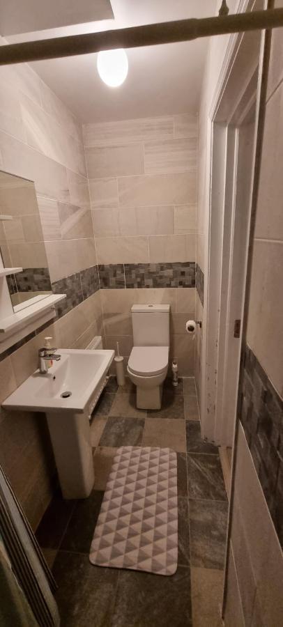 Spacious Curragh 2-Bed Apartment With Own Entrance Brownstown Экстерьер фото