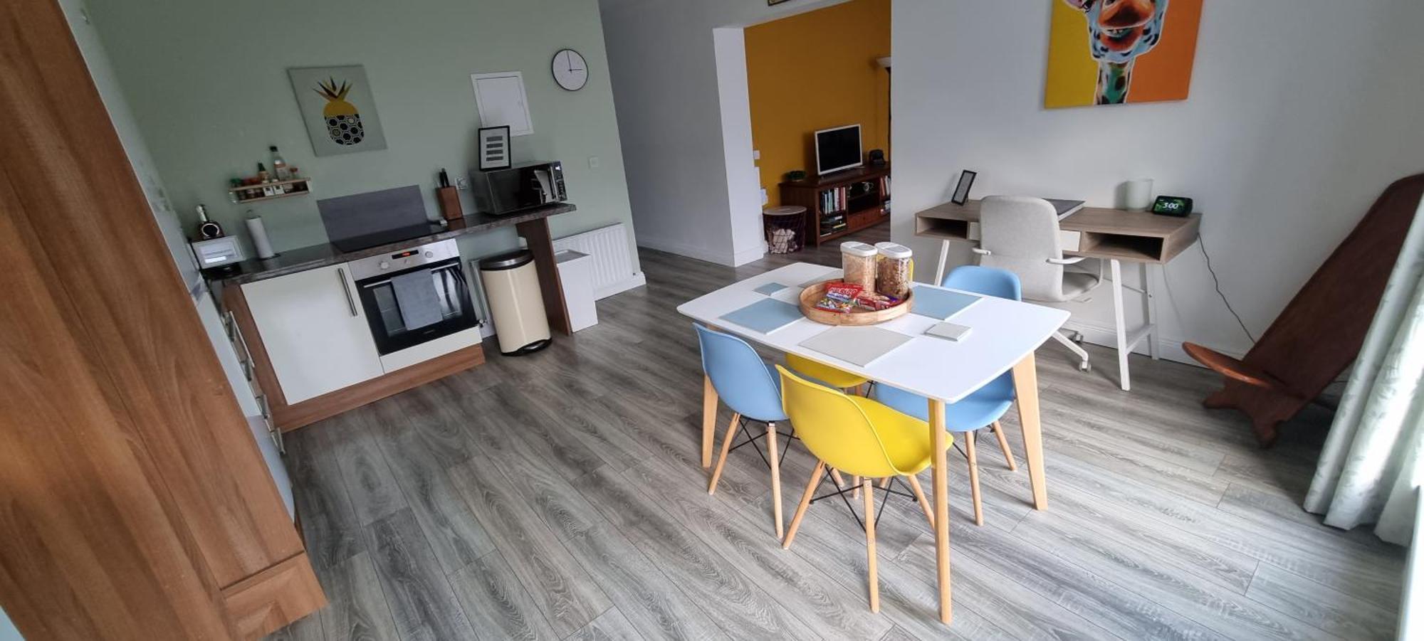 Spacious Curragh 2-Bed Apartment With Own Entrance Brownstown Экстерьер фото