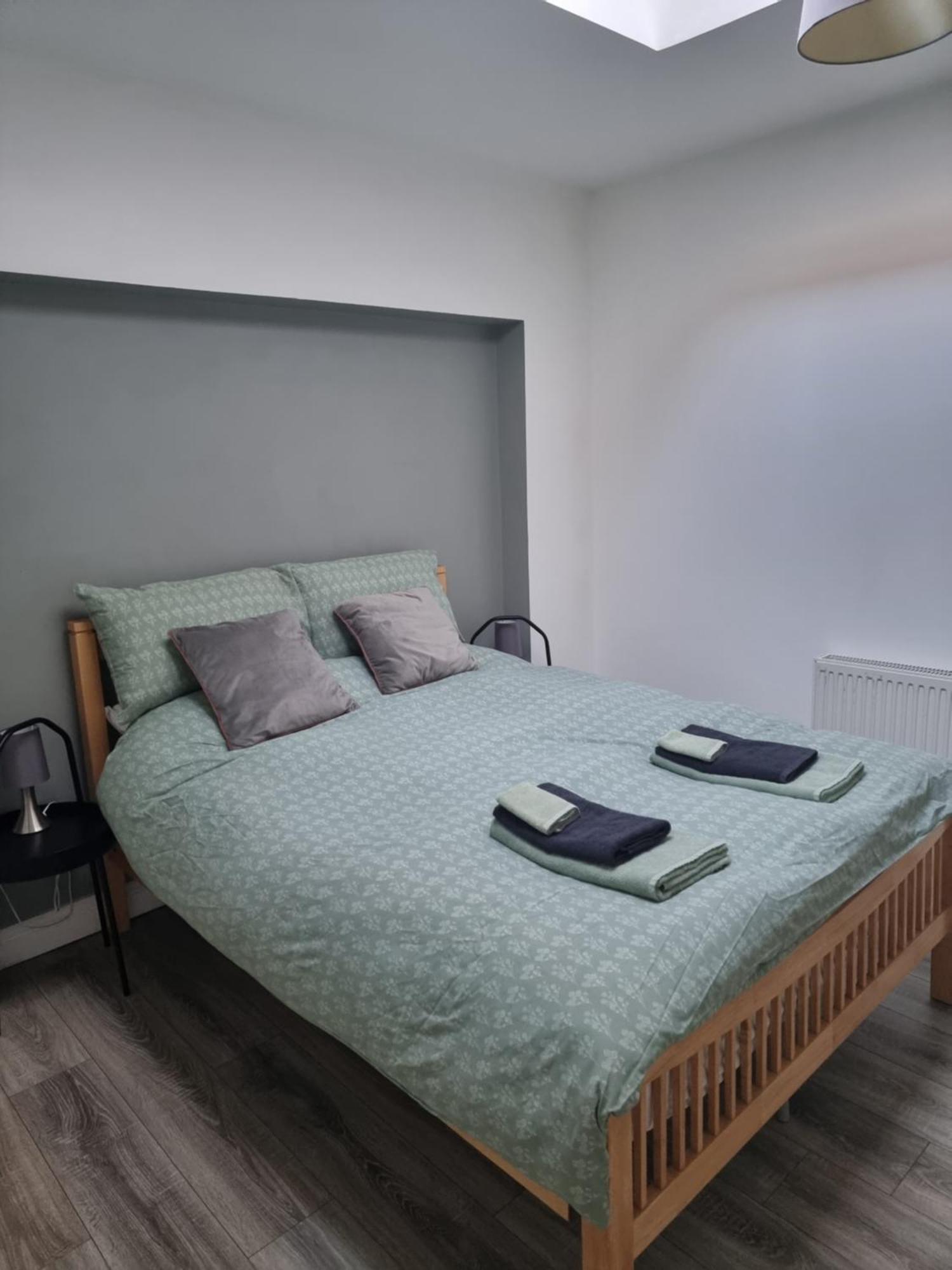 Spacious Curragh 2-Bed Apartment With Own Entrance Brownstown Экстерьер фото