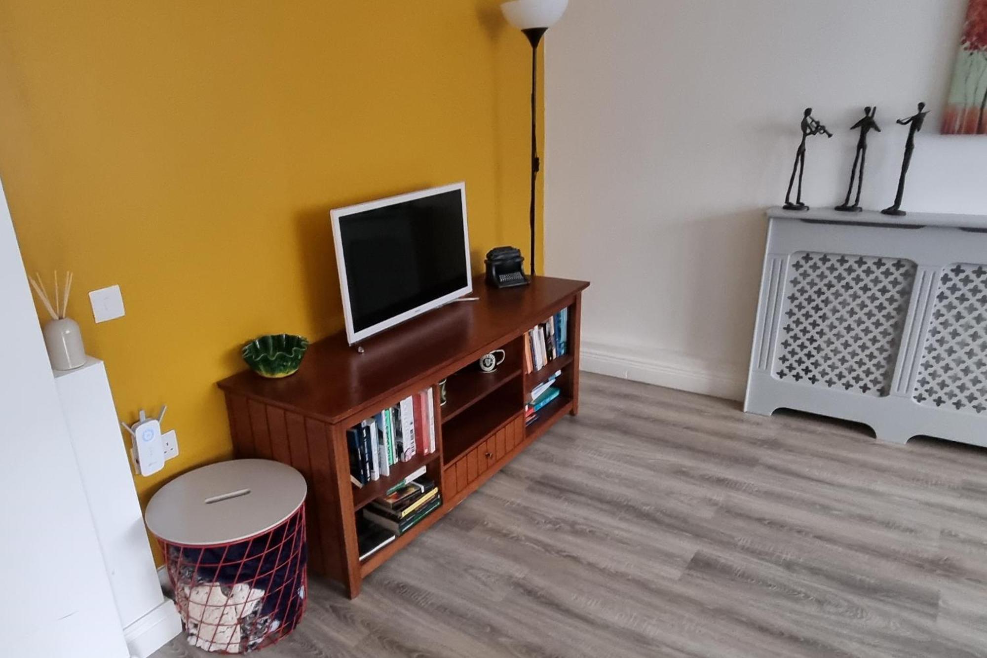 Spacious Curragh 2-Bed Apartment With Own Entrance Brownstown Экстерьер фото